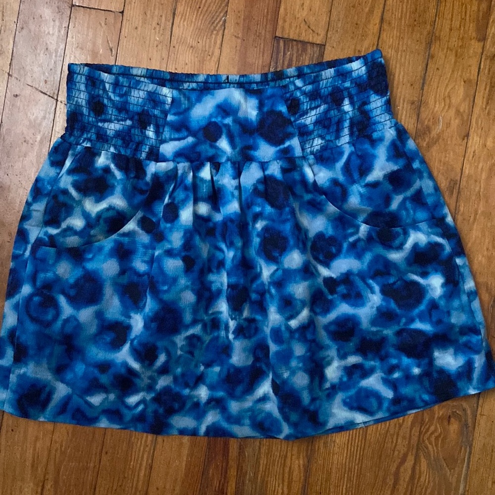 Gap mini skirt